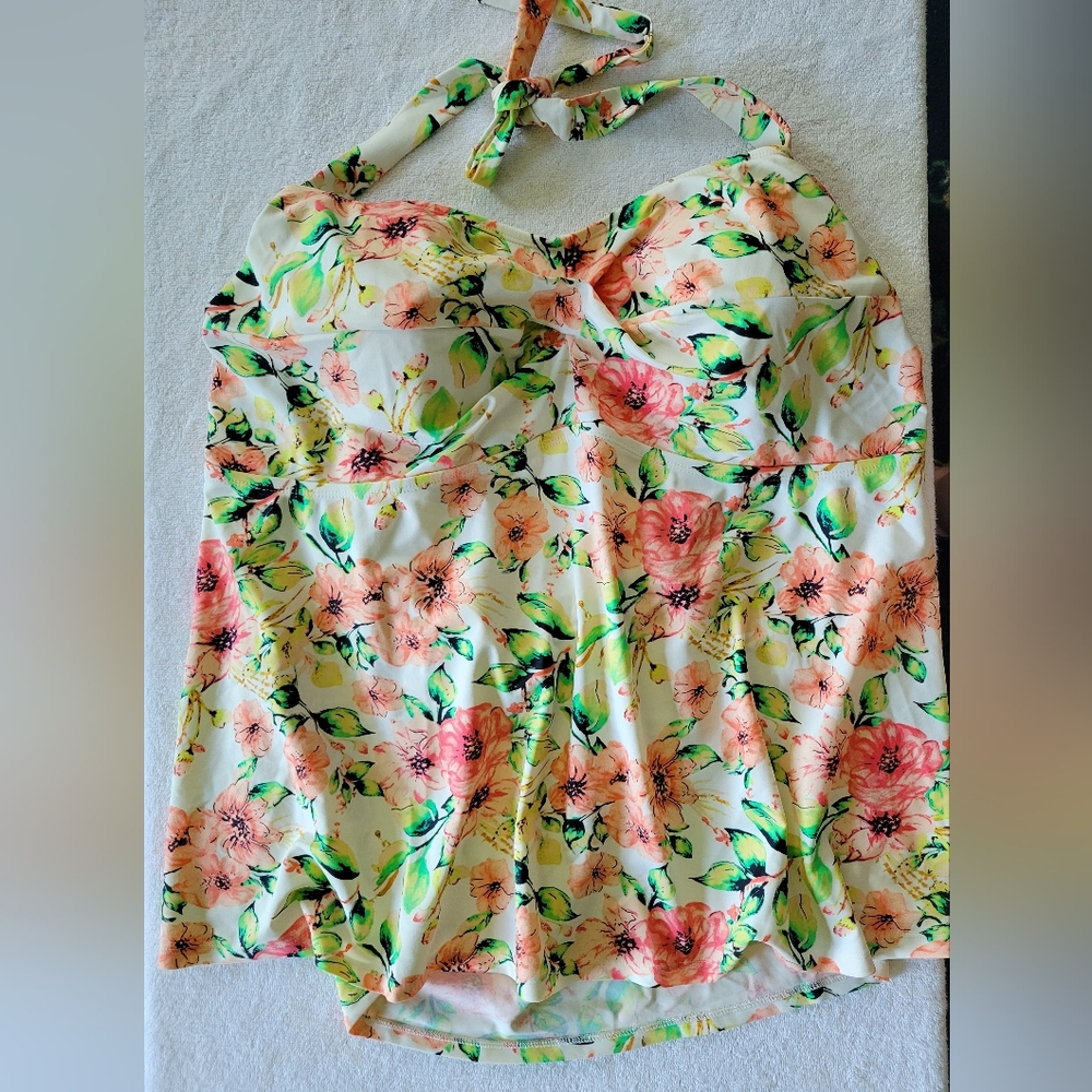 AVA & VIV Floral Halter Neck Bathing Suit *Top Only - Multicolor